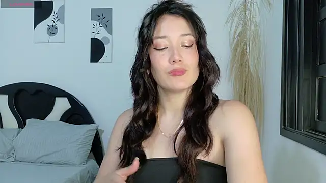 Eliih 01 online show from June 2026 08:32:02 PM