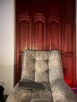 KaditaNavarro online show from November 2025 06:07:02 PM