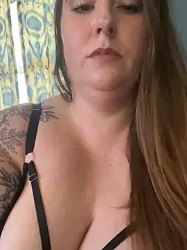 Domimommy420 online show from October 2025 04:05:01 PM