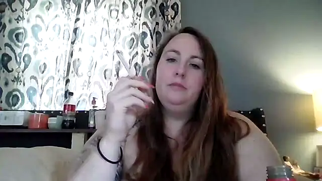 Domimommy420 online show from November 2025 04:17:01 PM