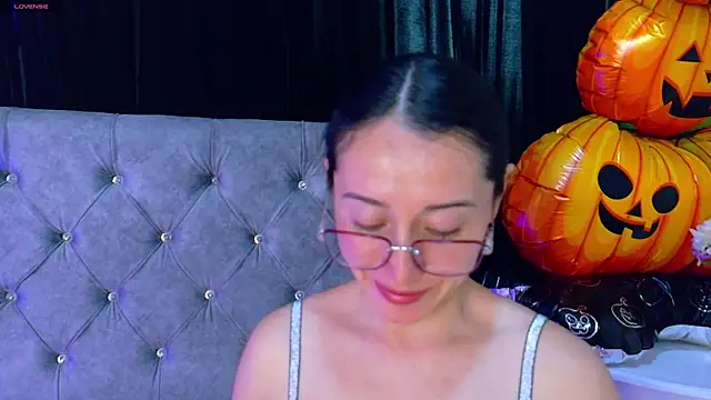 Ginevra esposito online show from October 2025 12:48:02 PM