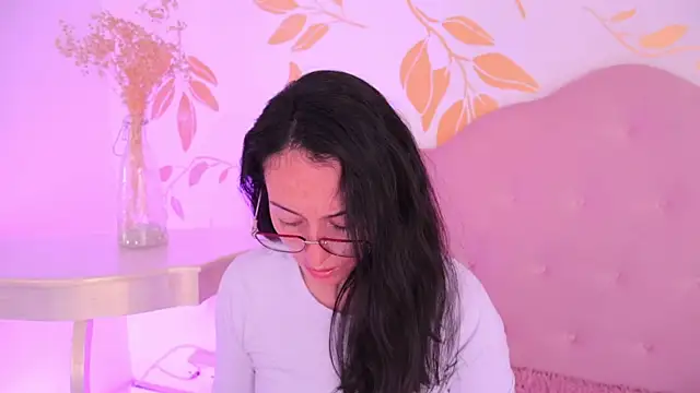 Ginevra esposito online show from February 2026 12:49:01 PM