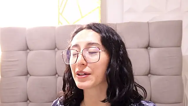 Ginevra esposito online show from April 2026 12:51:02 PM