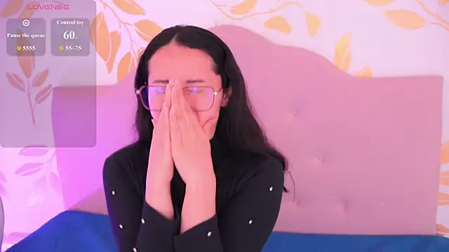 Ginevra esposito online show from March 2026 01:02:01 PM