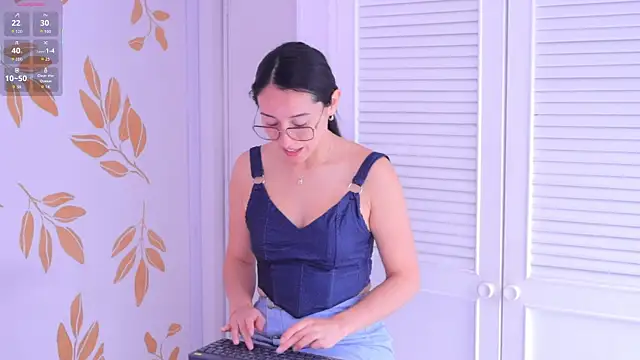 Ginevra esposito online show from October 2025 01:01:02 PM