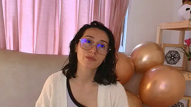 Ginevra esposito online show from April 2026 12:45:01 PM