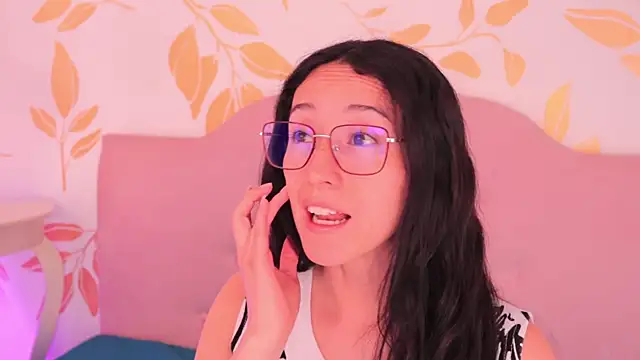 Ginevra esposito online show from March 2026 12:37:02 PM