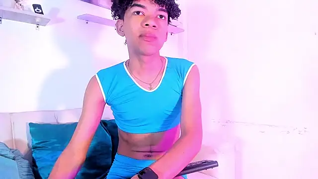 Ivone Rose  online show from December 2025 12:15:02 PM