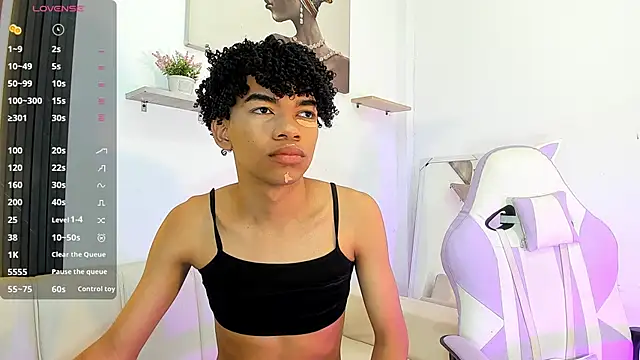 Ivone Rose  online show from December 2025 12:11:01 PM