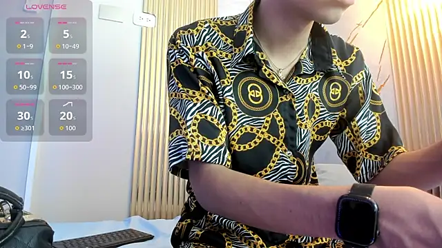 Ivone Rose  online show from November 2025 12:09:01 PM