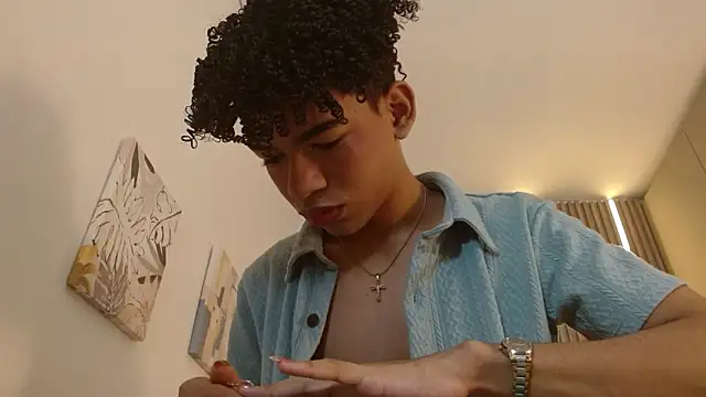 Ivone Rose  online show from October 2025 12:37:02 PM