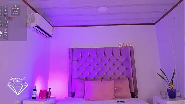 Diamond Piarce online show from September 2025 03:46:02 AM