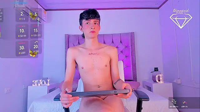 Diamond Piarce online show from October 2025 04:22:01 AM