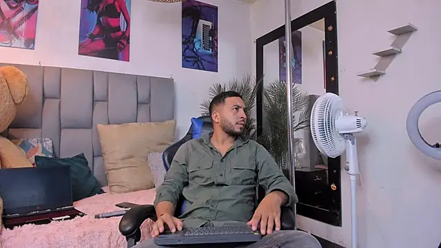 Snapshot of Edahi1386 chatting on September 2025 07:25:01 PM Edahi1386 online show from September 2025 07:25:01 PM