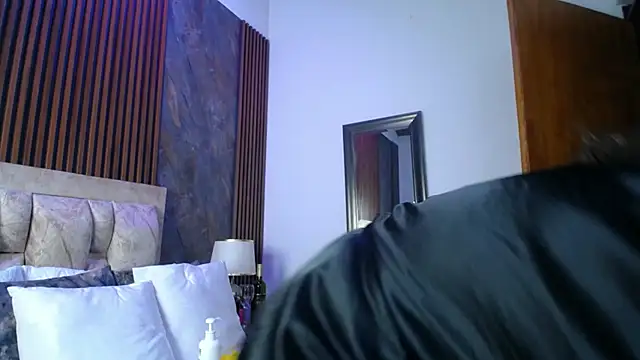 linda cabal online show from April 2026 09:32:02 PM