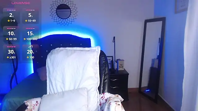 Snapshot of _lia_baby chatting on November 2025 02:10:02 PM lia baby online show from November 2025 02:10:02 PM