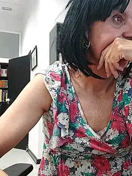 Snapshot of Emily_de_Carla chatting on November 2025 04:10:02 PM Emily de Carla online show from November 2025 04:10:02 PM