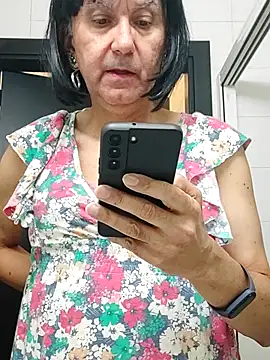 Snapshot of Emily_de_Carla chatting on November 2025 04:43:02 PM Emily de Carla online show from November 2025 04:43:02 PM