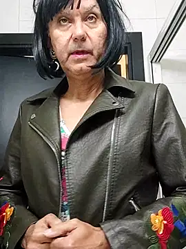 Snapshot of Emily_de_Carla chatting on October 2025 04:28:02 PM Emily de Carla online show from October 2025 04:28:02 PM