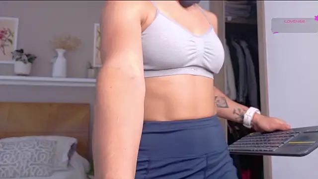 sarah rayy online show from February 2026 08:50:02 PM