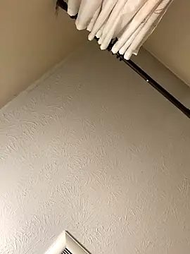 sarah2007 online show from November 2025 06:47:02 PM