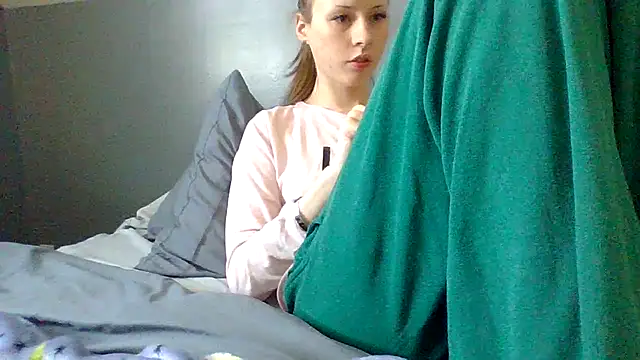 sarah2007 online show from December 2025 06:18:02 PM