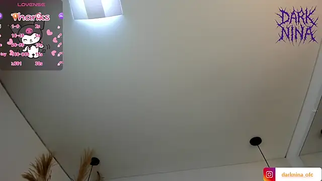 Snapshot of Dark_nina_ chatting on October 2025 03:21:02 AM Dark nina online show from October 2025 03:21:02 AM