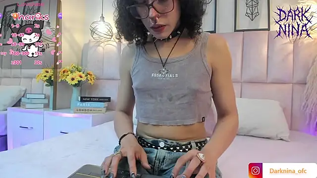 Snapshot of Dark_nina_ chatting on October 2025 03:19:01 AM Dark nina online show from October 2025 03:19:01 AM