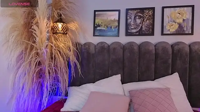 Dark nina  online show from February 2026 03:40:01 AM