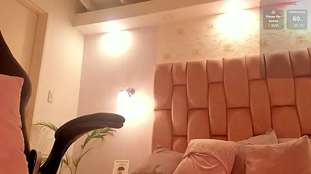 aishathornee online show from January 2026 01:14:01 PM