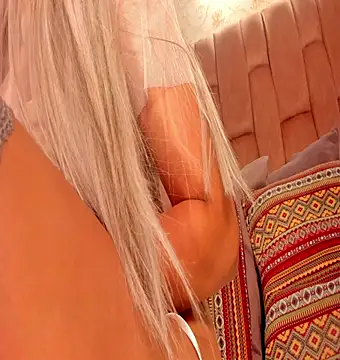 aishathornee online show from April 2026 09:16:01 PM