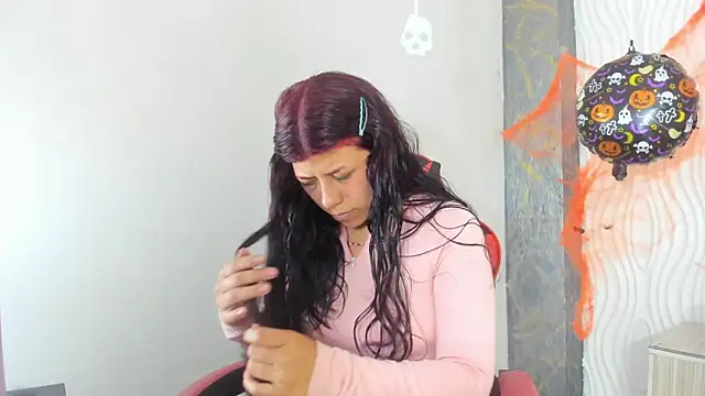 Raven Rouge  online show from October 2025 05:17:01 AM