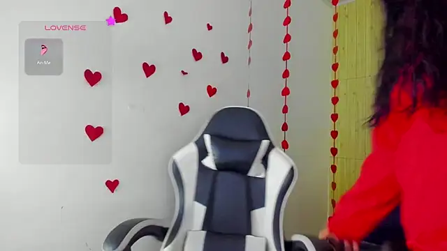 Raven Rouge  online show from February 2026 09:48:02 PM