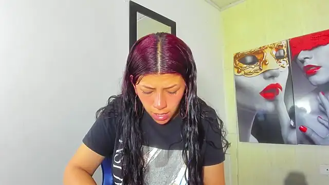 Raven Rouge  online show from November 2025 04:46:01 AM