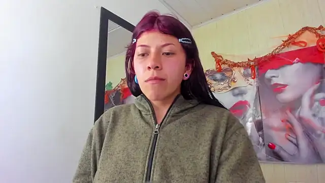 Raven Rouge  online show from October 2025 05:15:02 AM