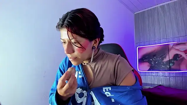 Raven Rouge  online show from January 2026 07:51:02 PM