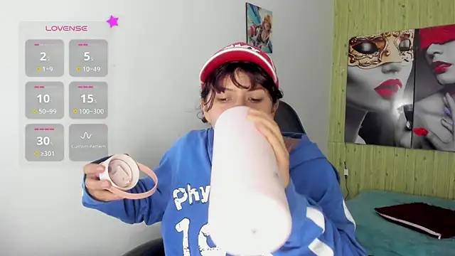 Raven Rouge  online show from March 2026 09:00:02 PM