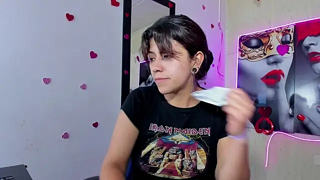Raven Rouge  online show from May 2026 12:39:01 PM