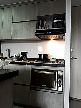 Vikyvoyeur online show from April 2026 06:33:02 PM