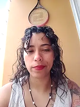 Vikyvoyeur online show from April 2026 06:25:01 PM