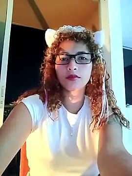 Snapshot of Vikyvoyeur chatting on September 2025 11:55:02 PM Vikyvoyeur online show from September 2025 11:55:02 PM