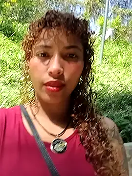 Snapshot of Vikyvoyeur chatting on November 2025 06:34:02 PM Vikyvoyeur online show from November 2025 06:34:02 PM