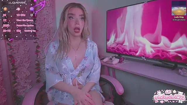 victoriabb28 online show from May 2026 03:32:01 AM
