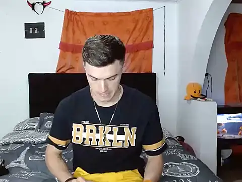 Ken bigcock77 online show from October 2025 01:11:01 AM