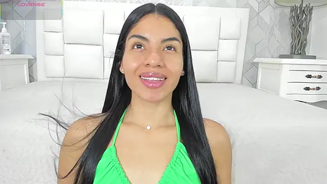 naia cox online show from November 2025 03:44:01 AM