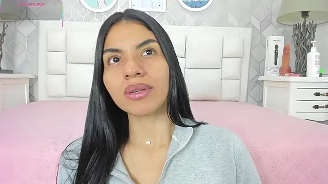 naia cox online show from November 2025 03:43:01 AM