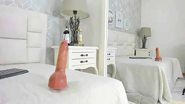 naia cox online show from March 2026 08:26:33 AM