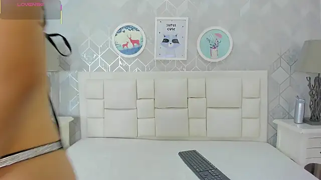 naia cox online show from April 2026 03:36:02 AM