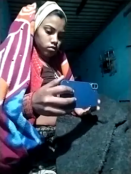 Snapshot of Hot-qwer chatting on December 2025 10:04:01 PM Hot-qwer online show from December 2025 10:04:01 PM