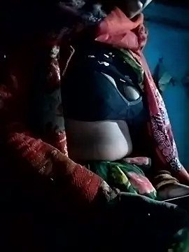 Hot-qwer online show from January 2026 01:39:01 PM